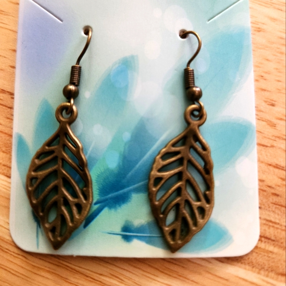 Pretty bronze leaf earrings